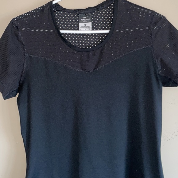 Nike Ladies Dri-Fit Black Short Sleeved Top - Picture 3 of 10